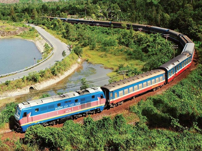train-from-hanoi-to-sapa